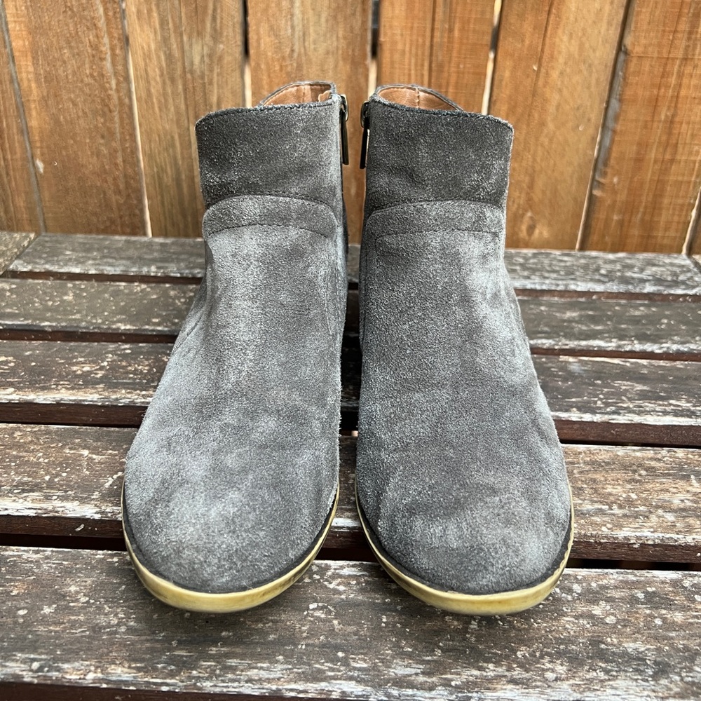 Lucky Brand Gray Suede Ankle Booties - Size 8/38 - Picture 4 of 7